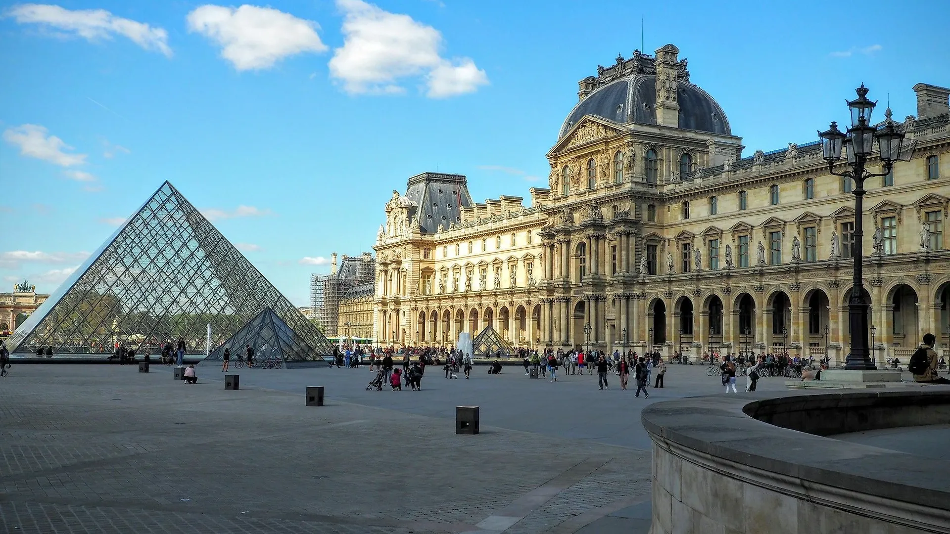 Apartamento Louvre Parisian Duplex