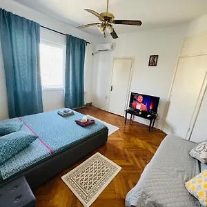 https://unirii-downtown-apartment.bucharesthotelsnow.com